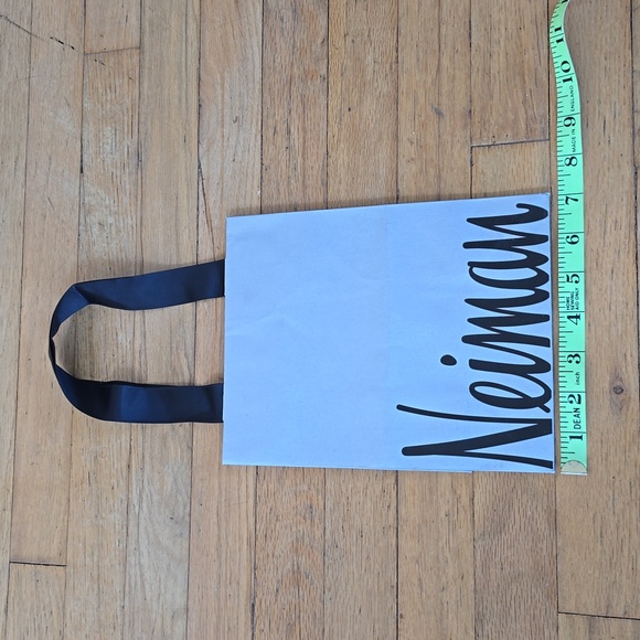 Neiman Marcus Empty Paper Grey Silver Shopping Bag Black Ribbon Handles 9"x7"x4” - Picture 3 of 8